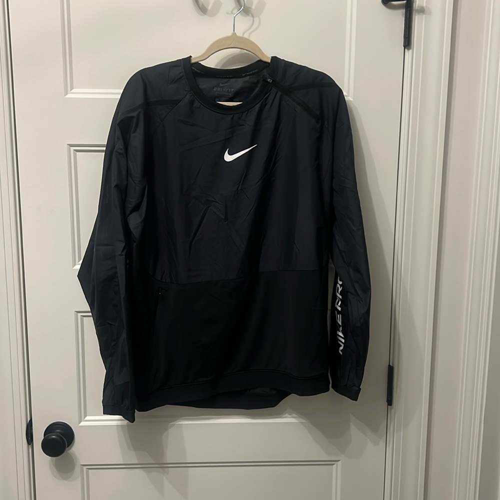Like new Nike Pro Sz Large Golf pull over! Breathable back and light weight